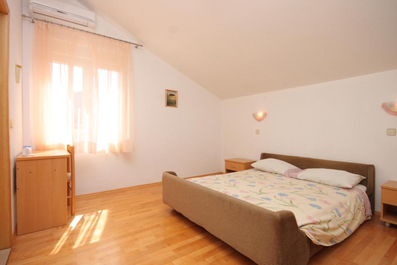 Double Room Bozava 8100A מראה חיצוני תמונה